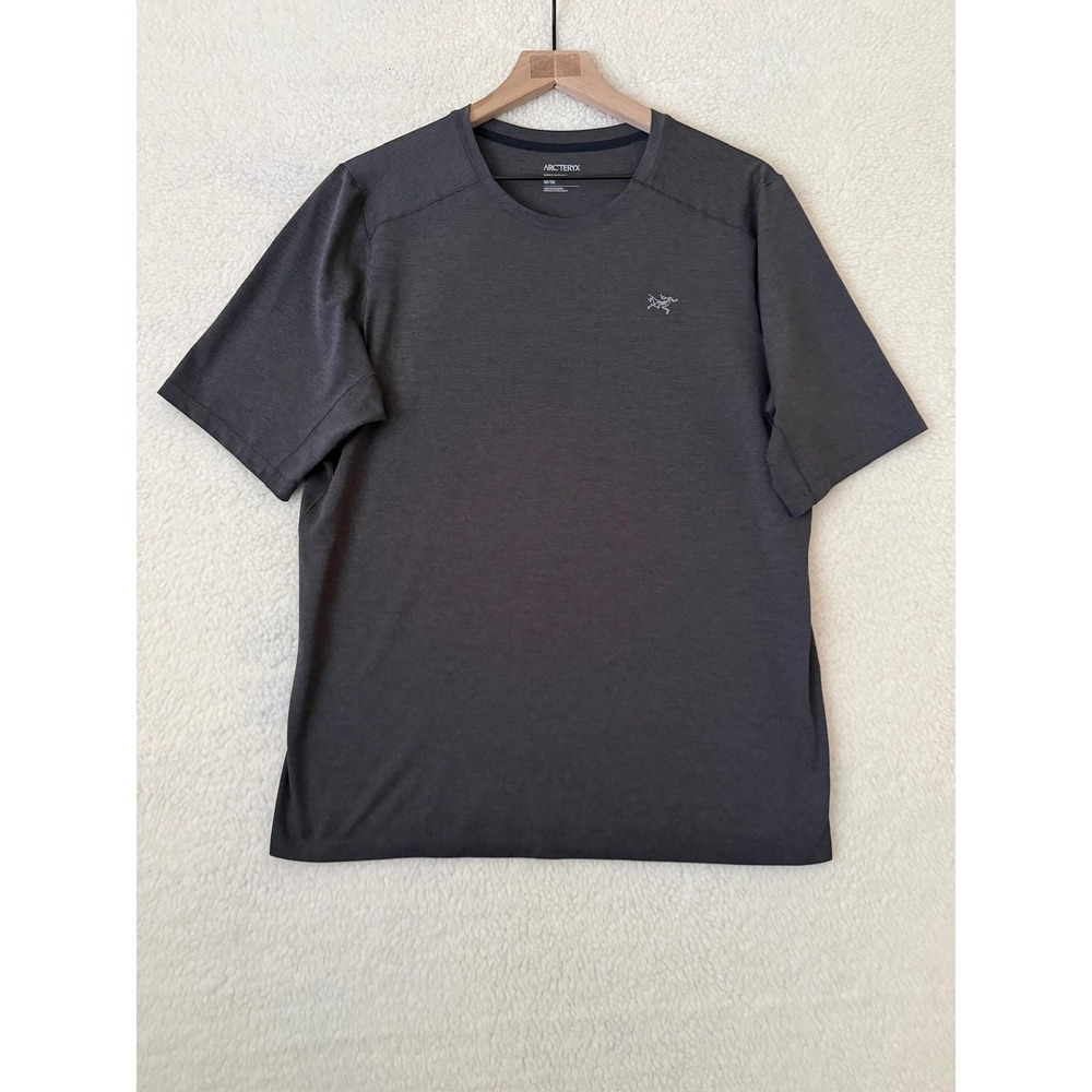Arc'teryx Shirt Mens Medium Gray Cormac Crew SS Short Sleeve Running Performance